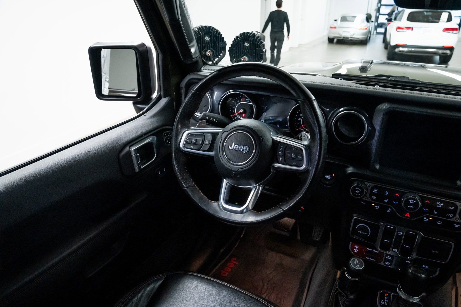 Used 2022 Jeep Wrangler Unlimited Rubicon w/ Trailer Tow Package image 8