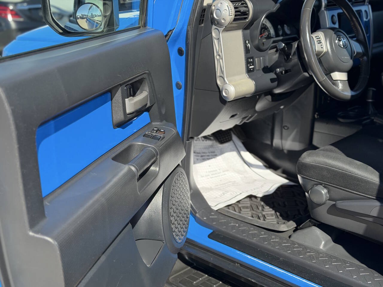 Used 2007 Toyota FJ Cruiser 4WD image 13