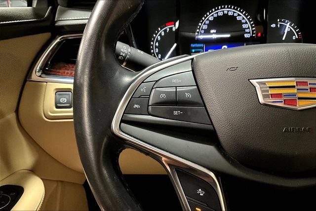 Used 2018 Cadillac XT5 Luxury w/ Driver Awareness Package AWD/4WD image 11