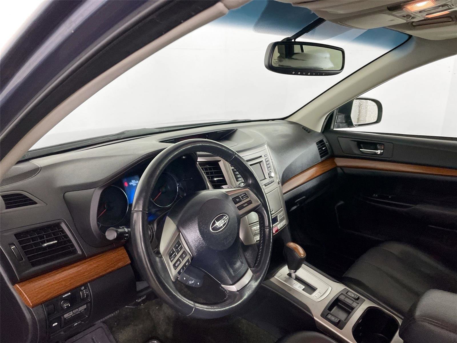 Used 2014 Subaru Outback 2.5i Limited w/ Moonroof Package image 9