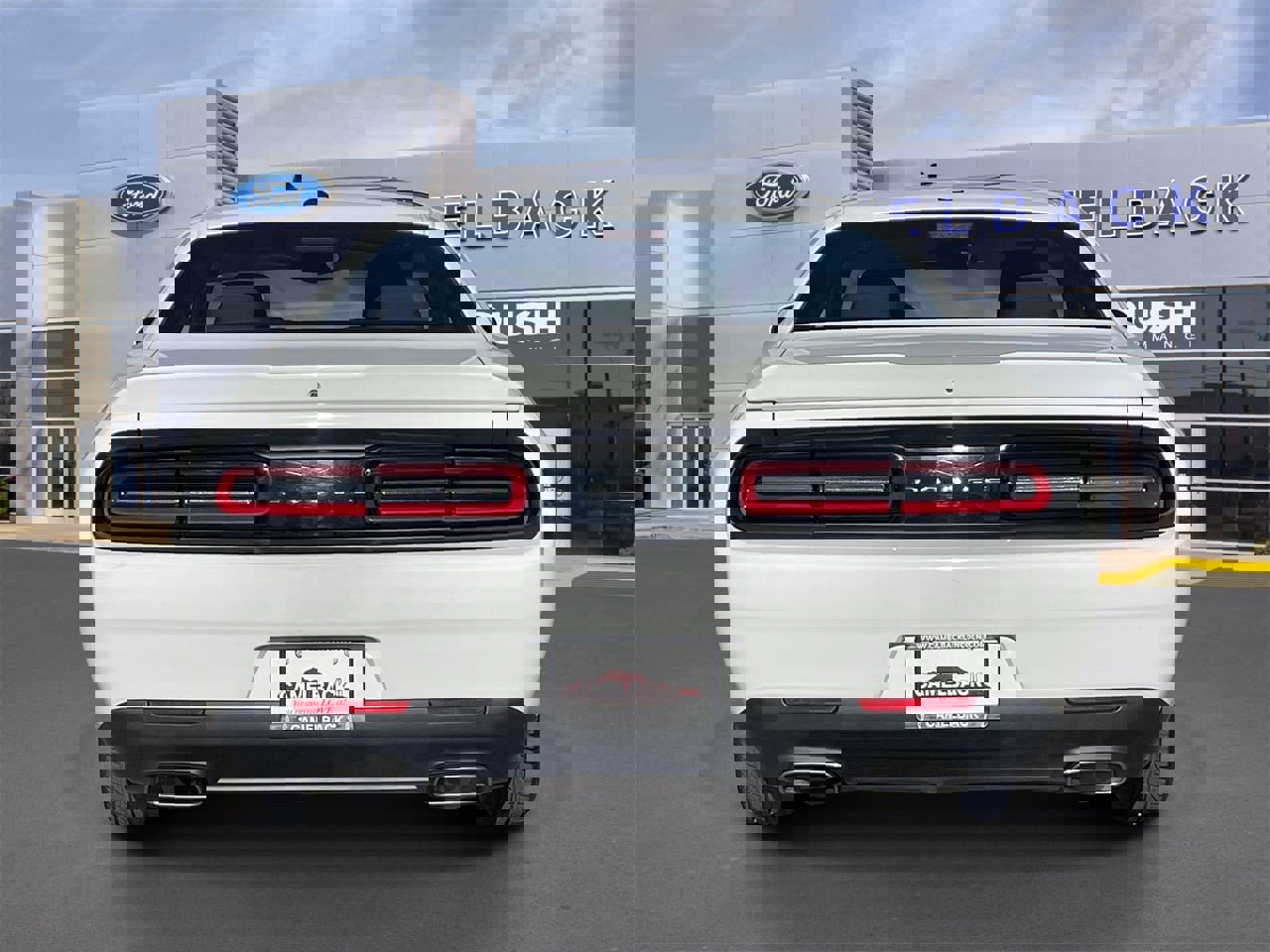 Used 2019 Dodge Challenger SXT image 4