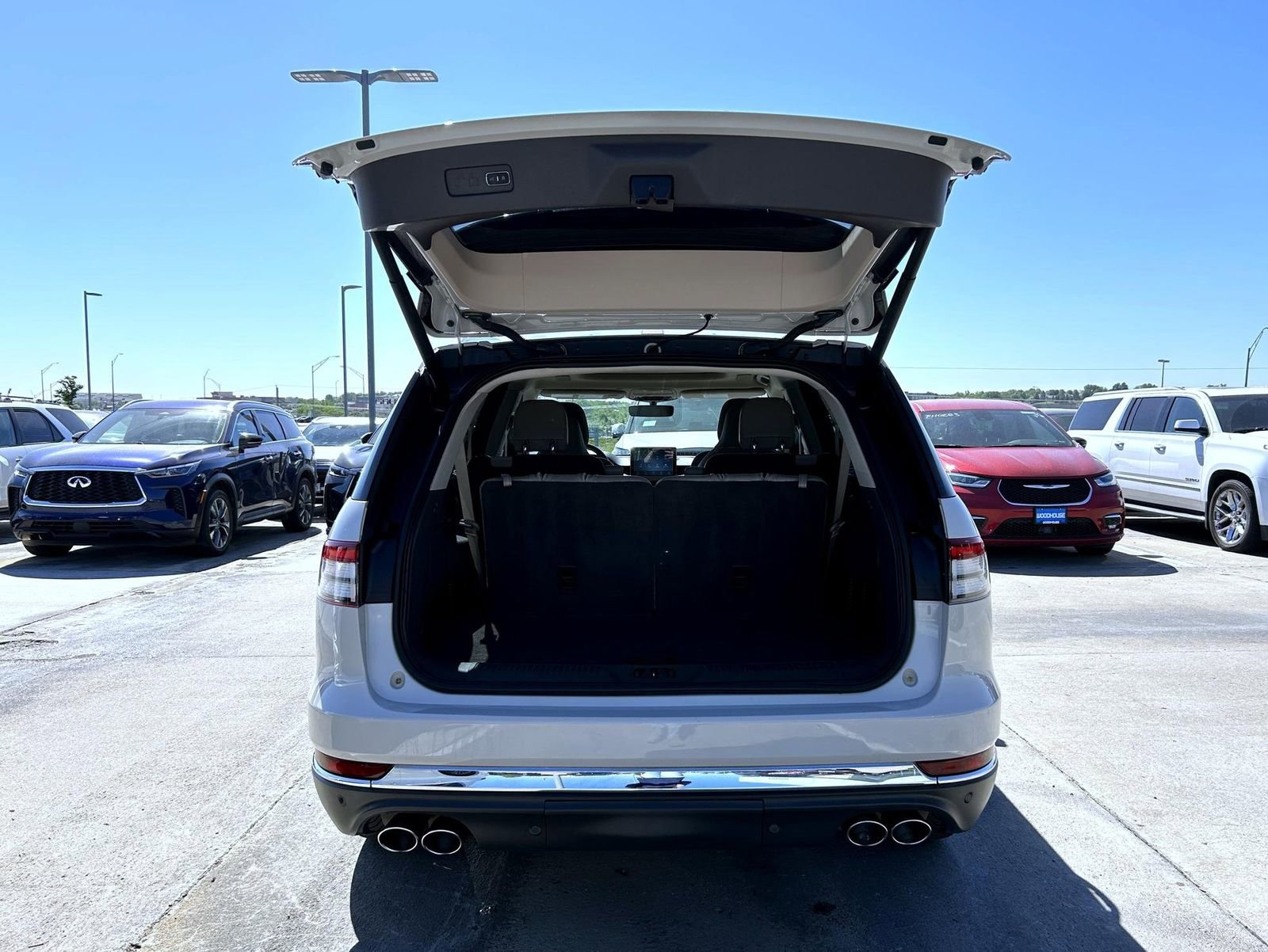 Used 2020 Lincoln Aviator Reserve w/ Equipment Group 202A AWD/4WD image 22