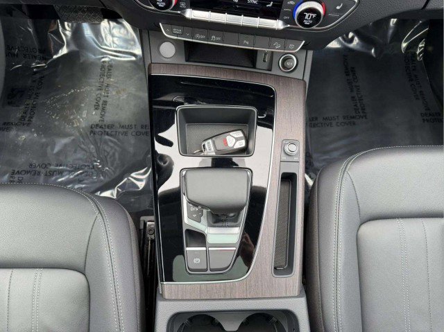 Used 2022 Audi Q5 2.0T Premium image 16
