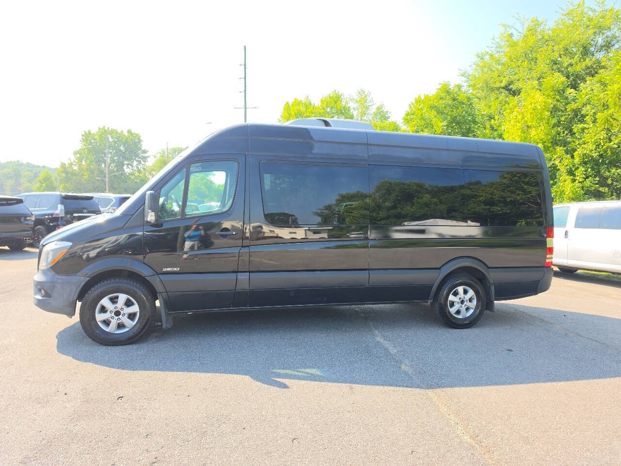 Used 2015 Freightliner Sprinter 2500 RWD image 3