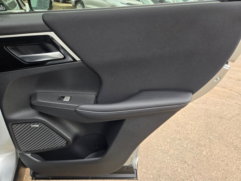 New 2026 Mitsubishi Outlander ES AWD/4WD image 7