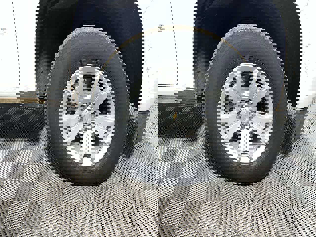 Used 2022 Chevrolet Colorado LT w/ Fleet Safety Package image 10