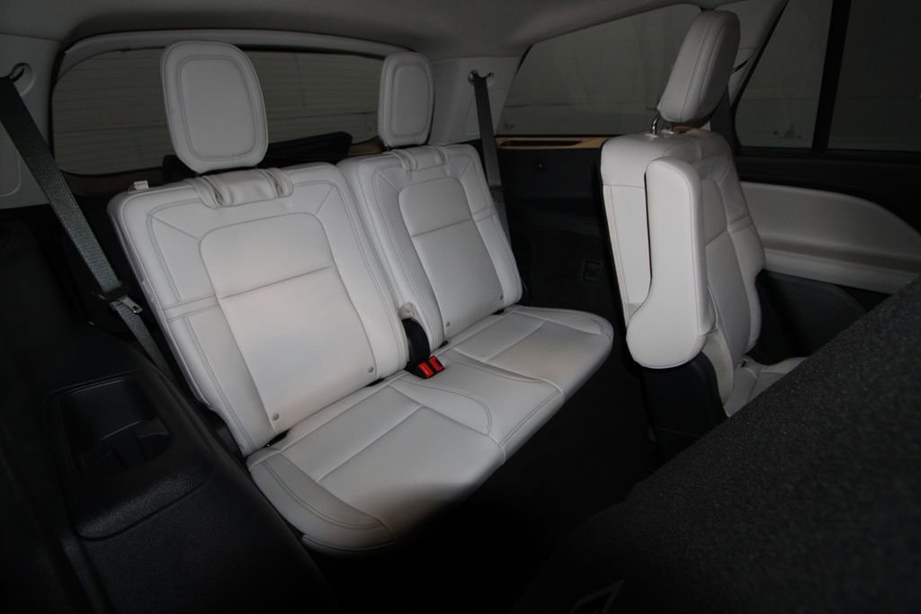 Used 2025 Lincoln Aviator Reserve w/ Equipment Group 201A image 27