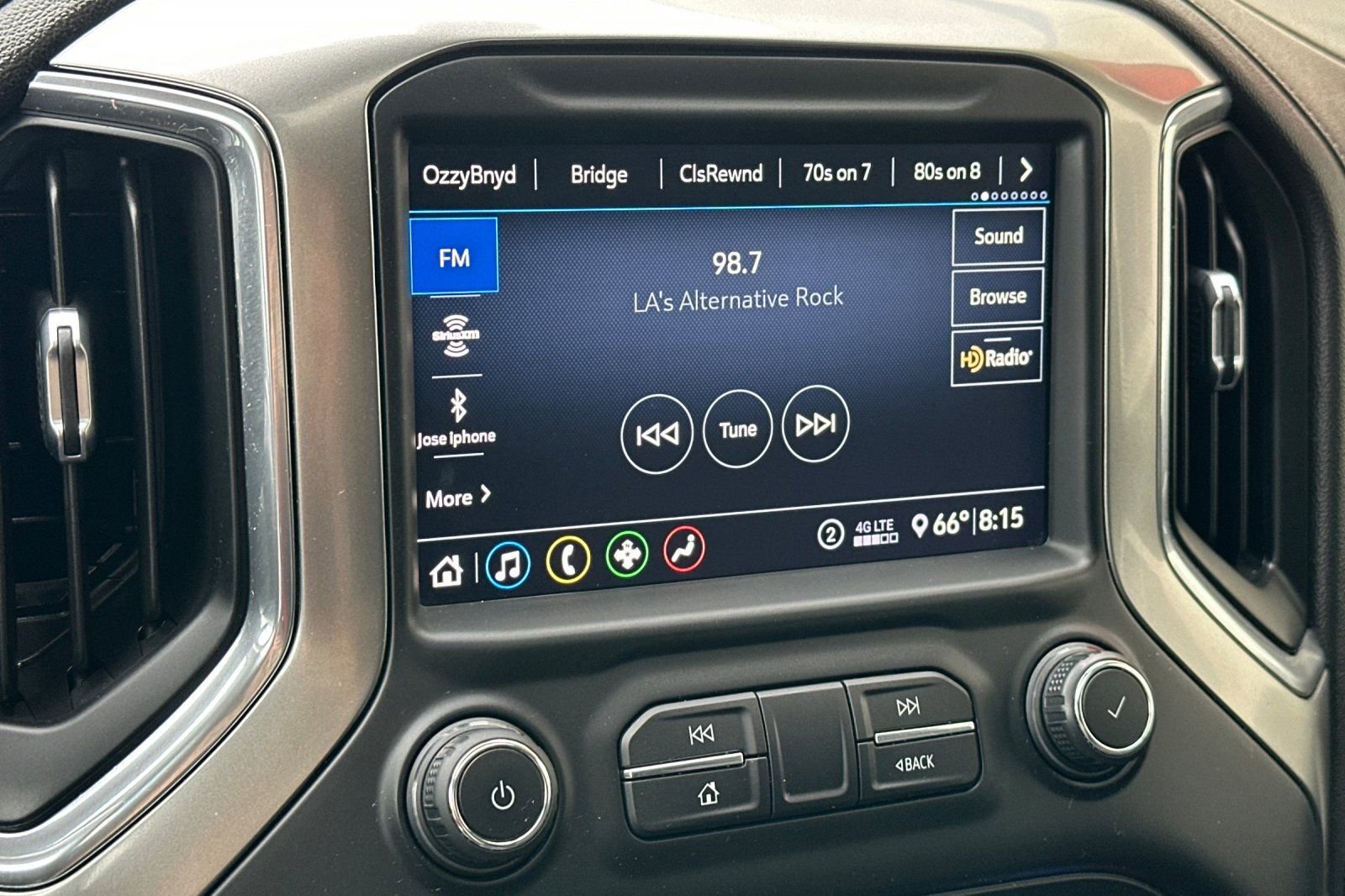 Used 2020 Chevrolet Silverado 1500 LT Trail Boss w/ Midnight Edition AWD/4WD image 25