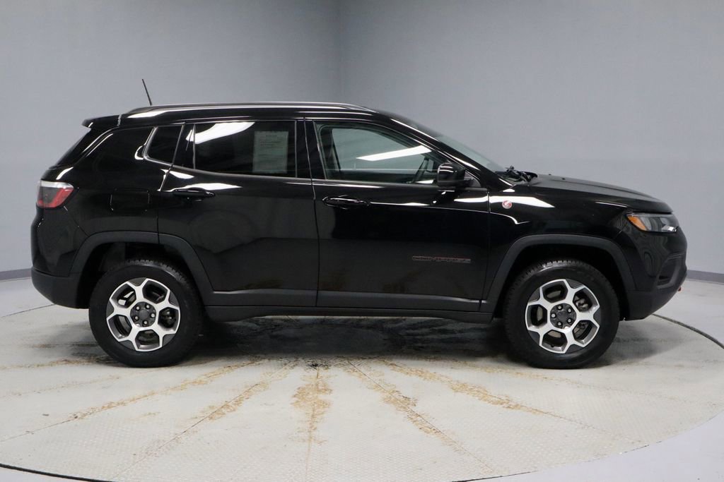 Used 2022 Jeep Compass Trailhawk image 11