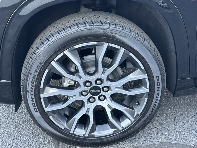 New 2026 GMC Acadia Denali Ultimate w/ LPO, Floor Liner Package image 17