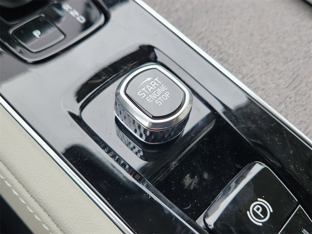 New 2026 Volvo XC90 T8 Ultra w/ Protection Package image 11