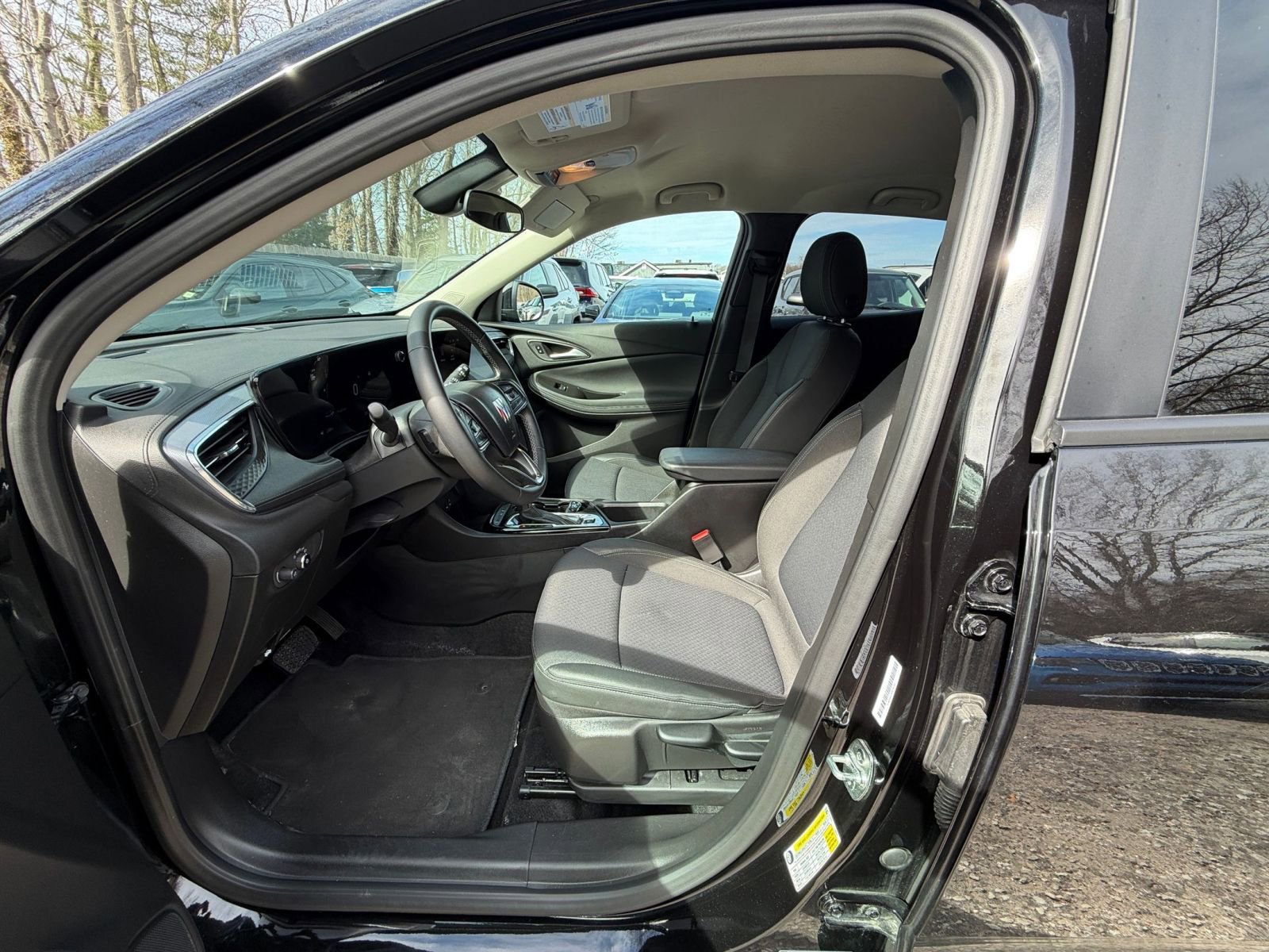 Used 2025 Buick Encore GX Preferred image 25