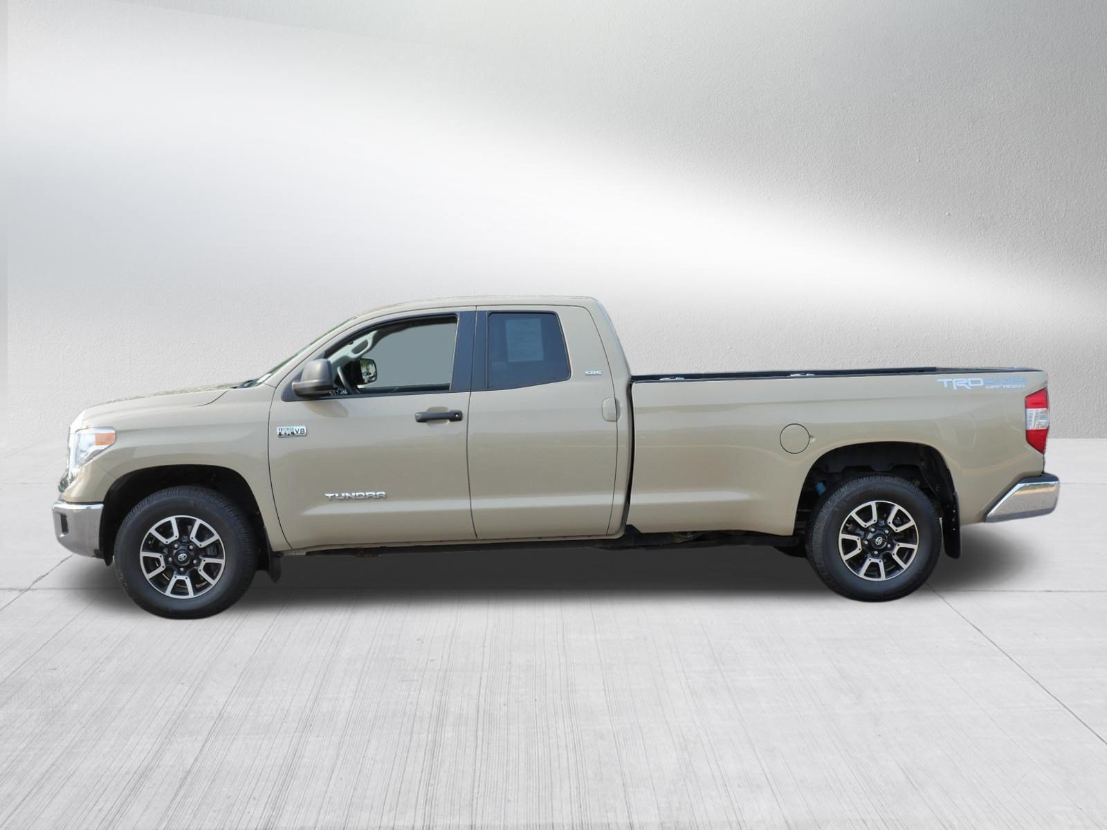 Used 2017 Toyota Tundra SR5 w/ TRD Off Road Package AWD/4WD image 4