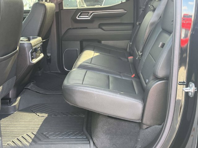 Used 2022 Chevrolet Silverado 1500 LTZ w/ LTZ Premium Package AWD/4WD image 16