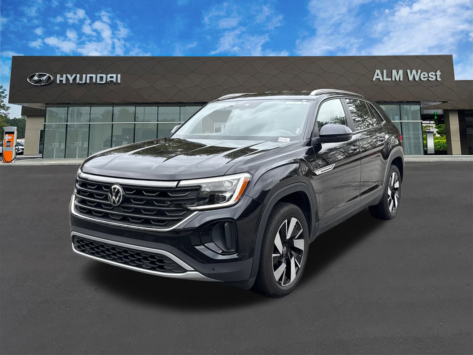 Used 2025 Volkswagen Atlas Cross Sport SE video 1