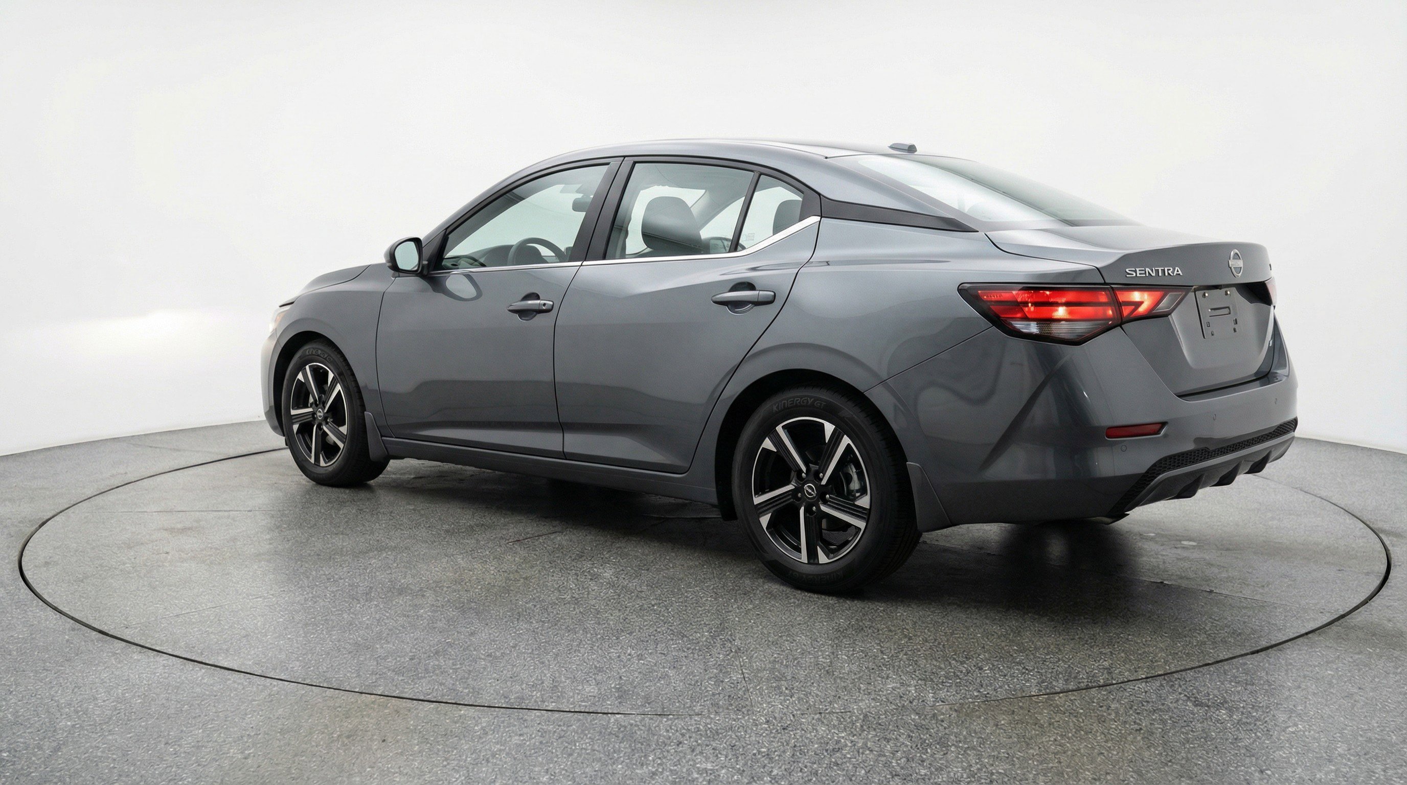 Used 2025 Nissan Sentra SV image 6
