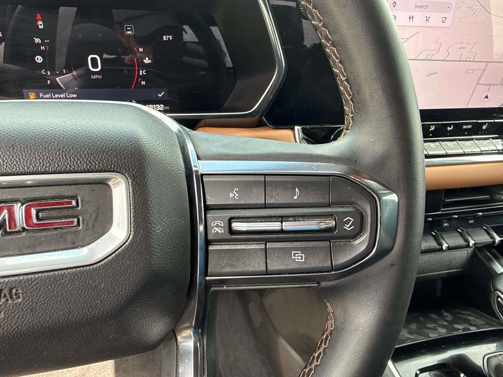 Used 2023 GMC Canyon AT4 image 23