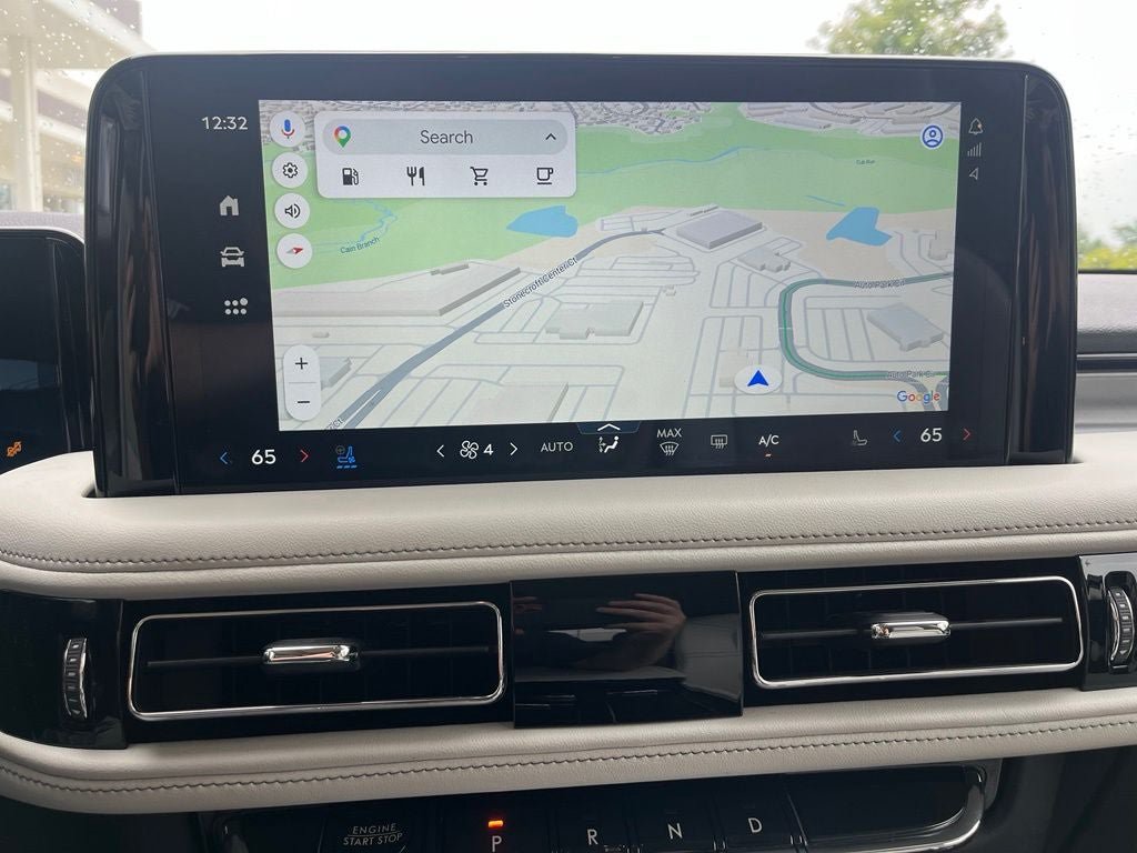 Certified 2025 Lincoln Aviator AWD image 28