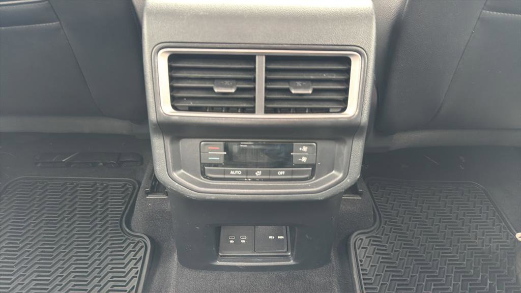 Used 2024 Volkswagen Atlas SE image 23