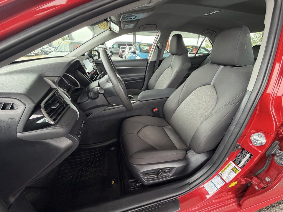 Used 2024 Toyota Camry LE AWD/4WD image 9