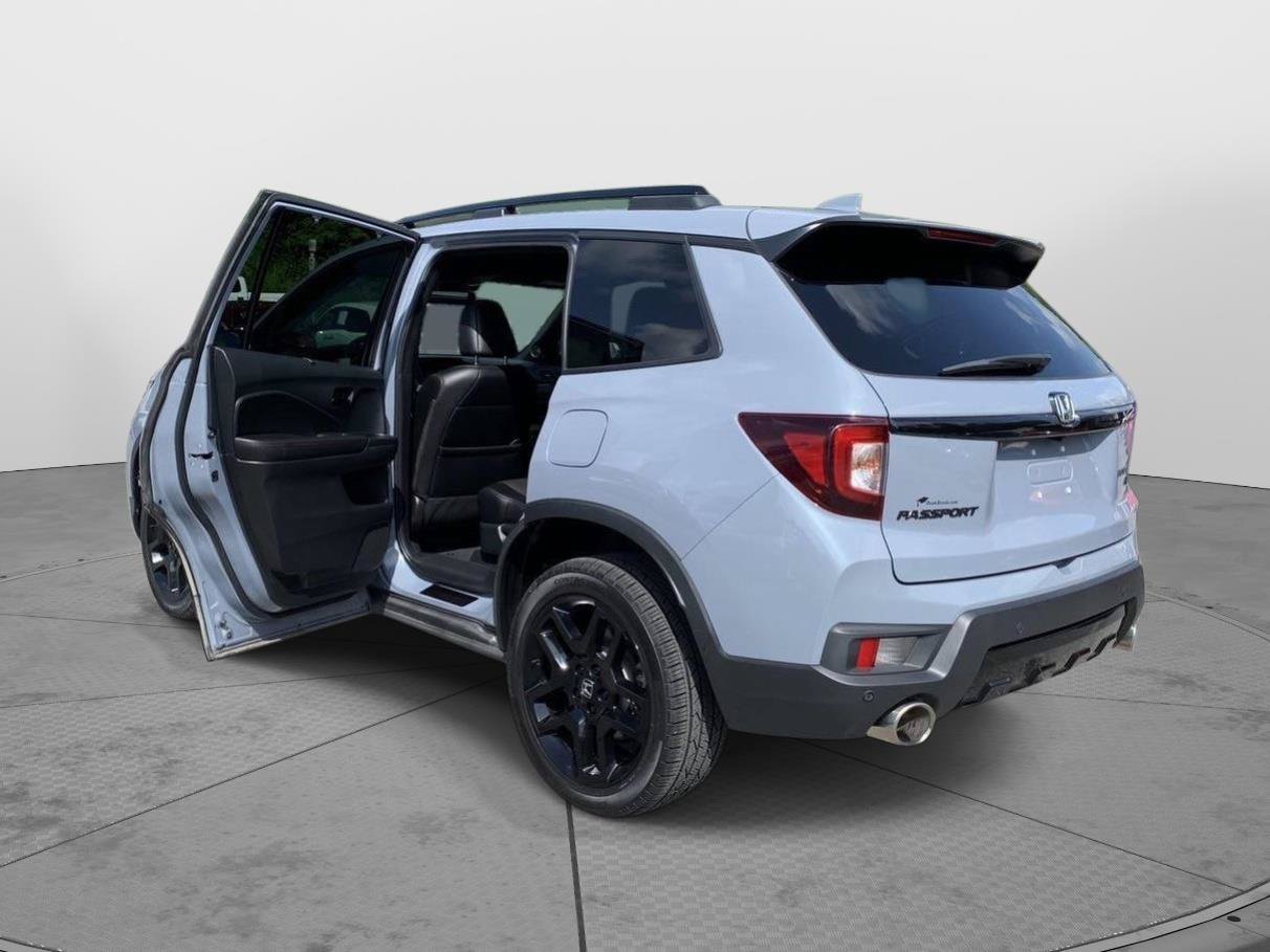 Certified 2024 Honda Passport Black Edition image 37