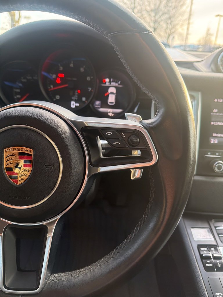 Used 2018 Porsche Macan image 34