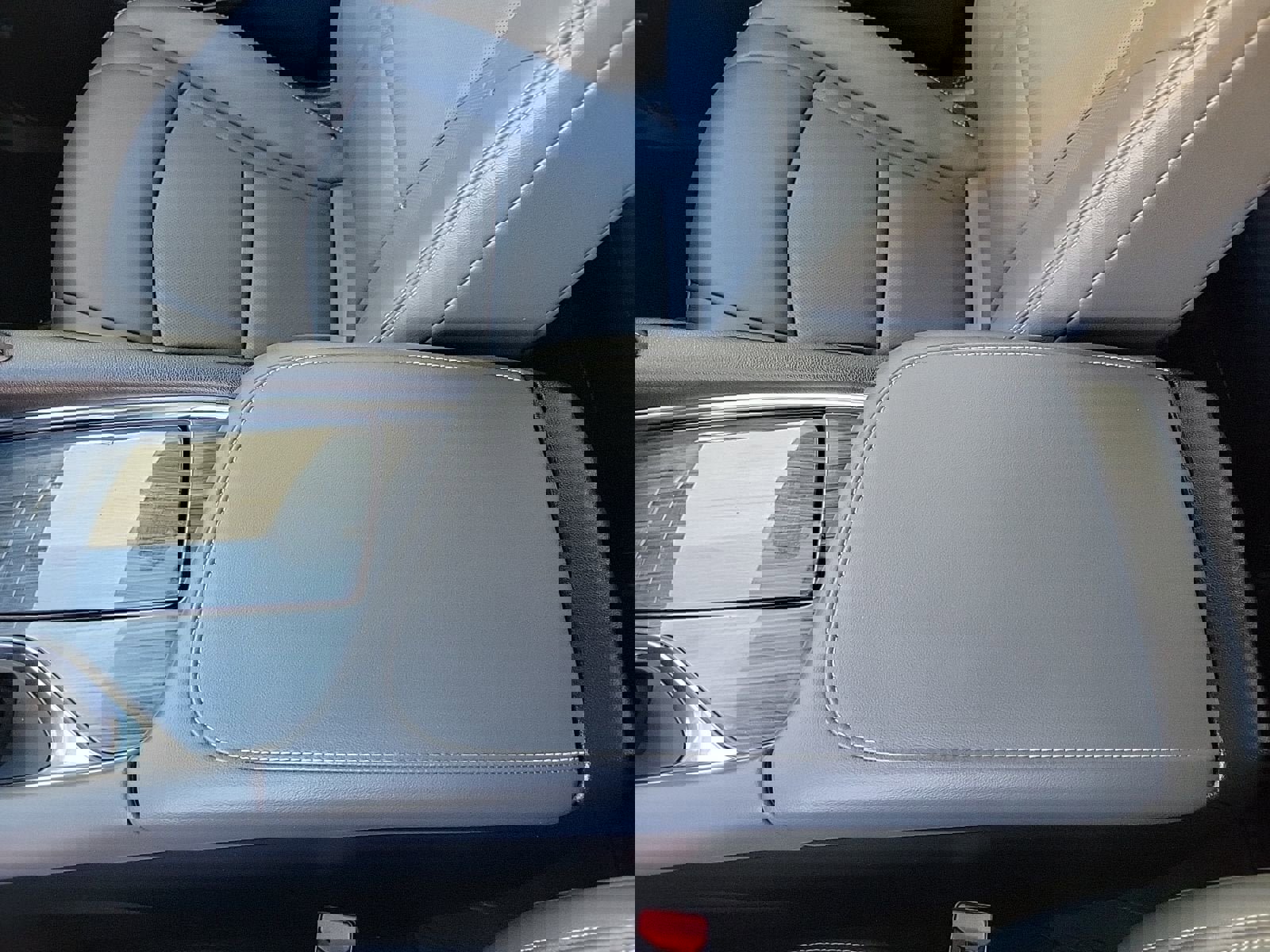 Used 2021 Buick Enclave Premium w/ Sun and Sites Package image 46