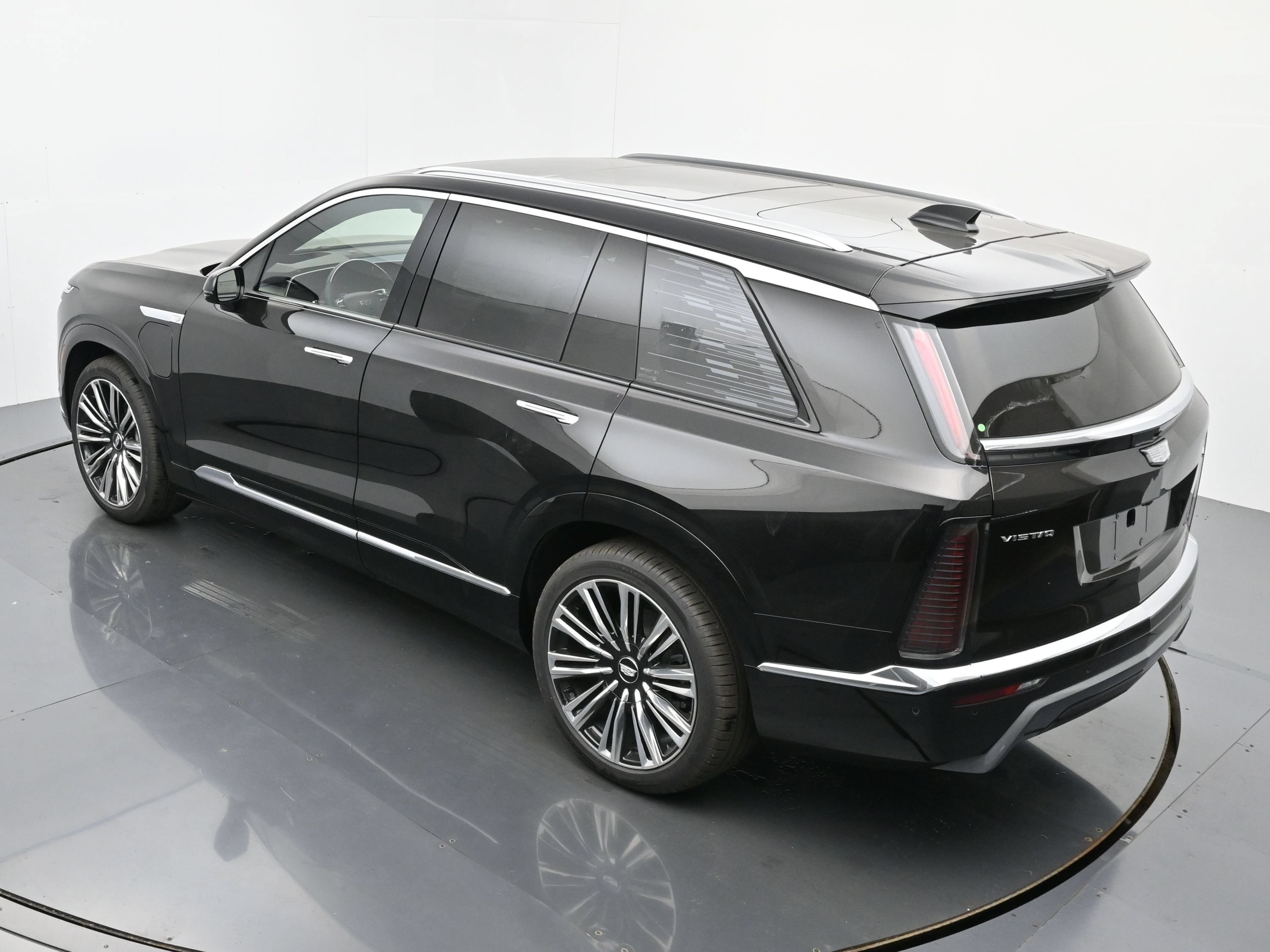 New 2026 Cadillac Vistiq Premium Luxury w/ LPO, Floor Liner Package AWD/4WD image 25