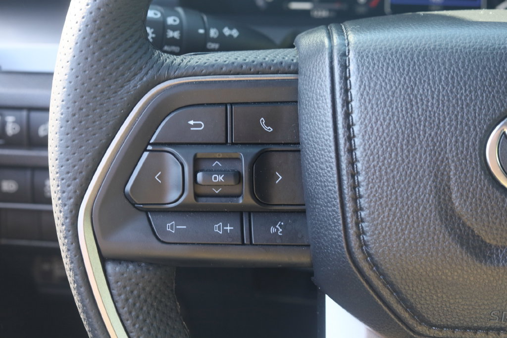 Used 2025 Toyota Tacoma TRD Sport AWD/4WD image 9