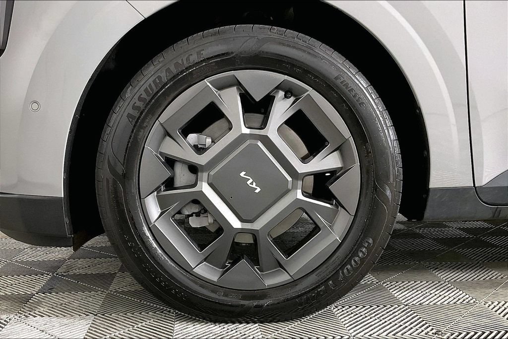 Used 2026 Kia Carnival SX FWD image 8