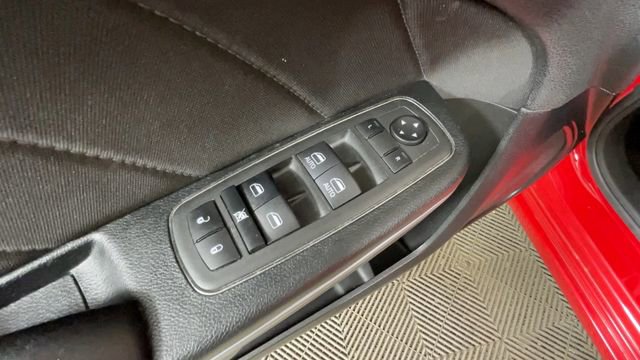 Used 2022 Dodge Charger SXT RWD image 18