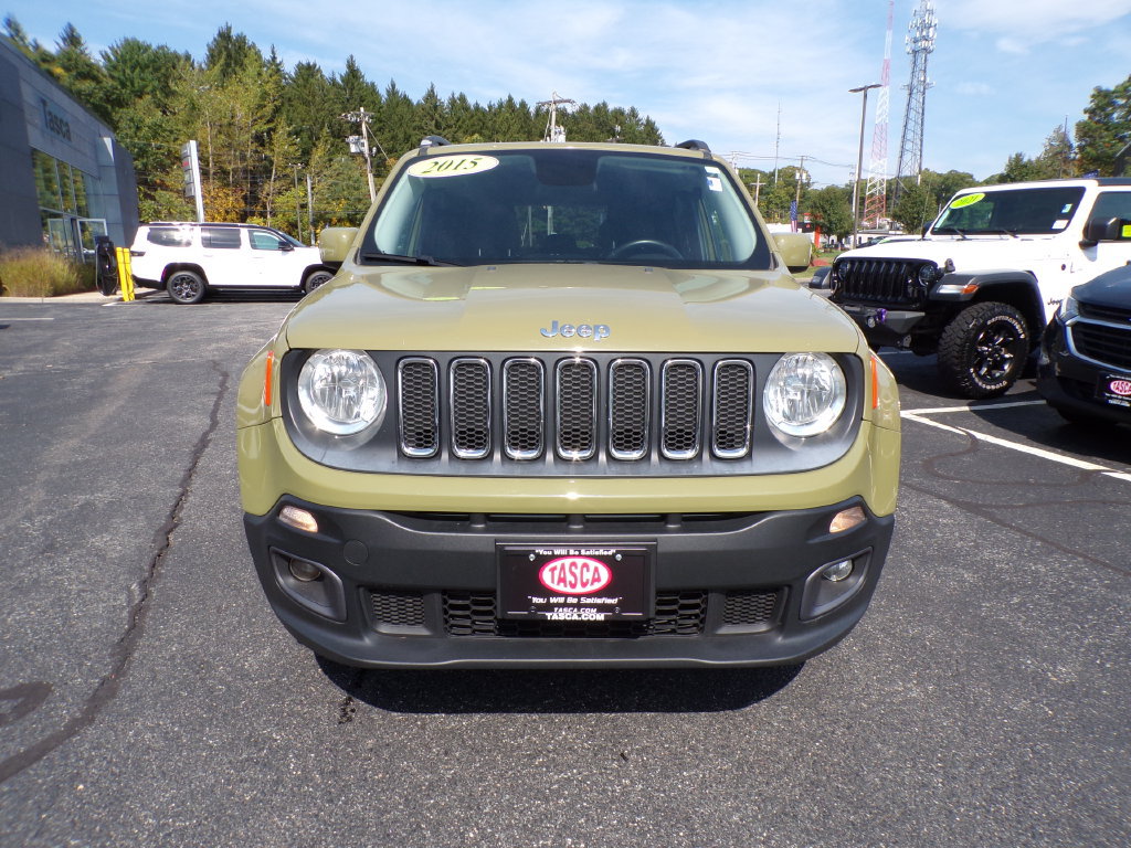 Used 2015 Jeep Renegade Latitude w/ Popular Equipment Group AWD/4WD image 2