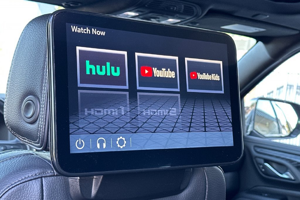 Used 2024 GMC Yukon Denali w/ Advanced Technology Package AWD/4WD image 20