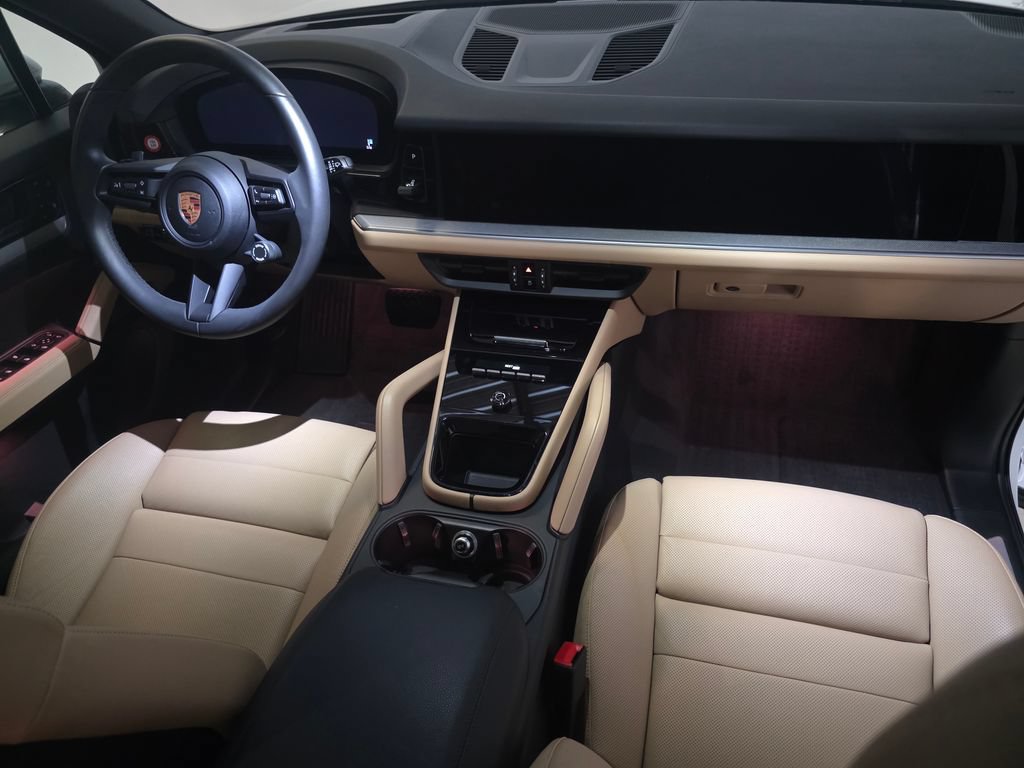Certified 2026 Porsche Cayenne AWD/4WD image 18