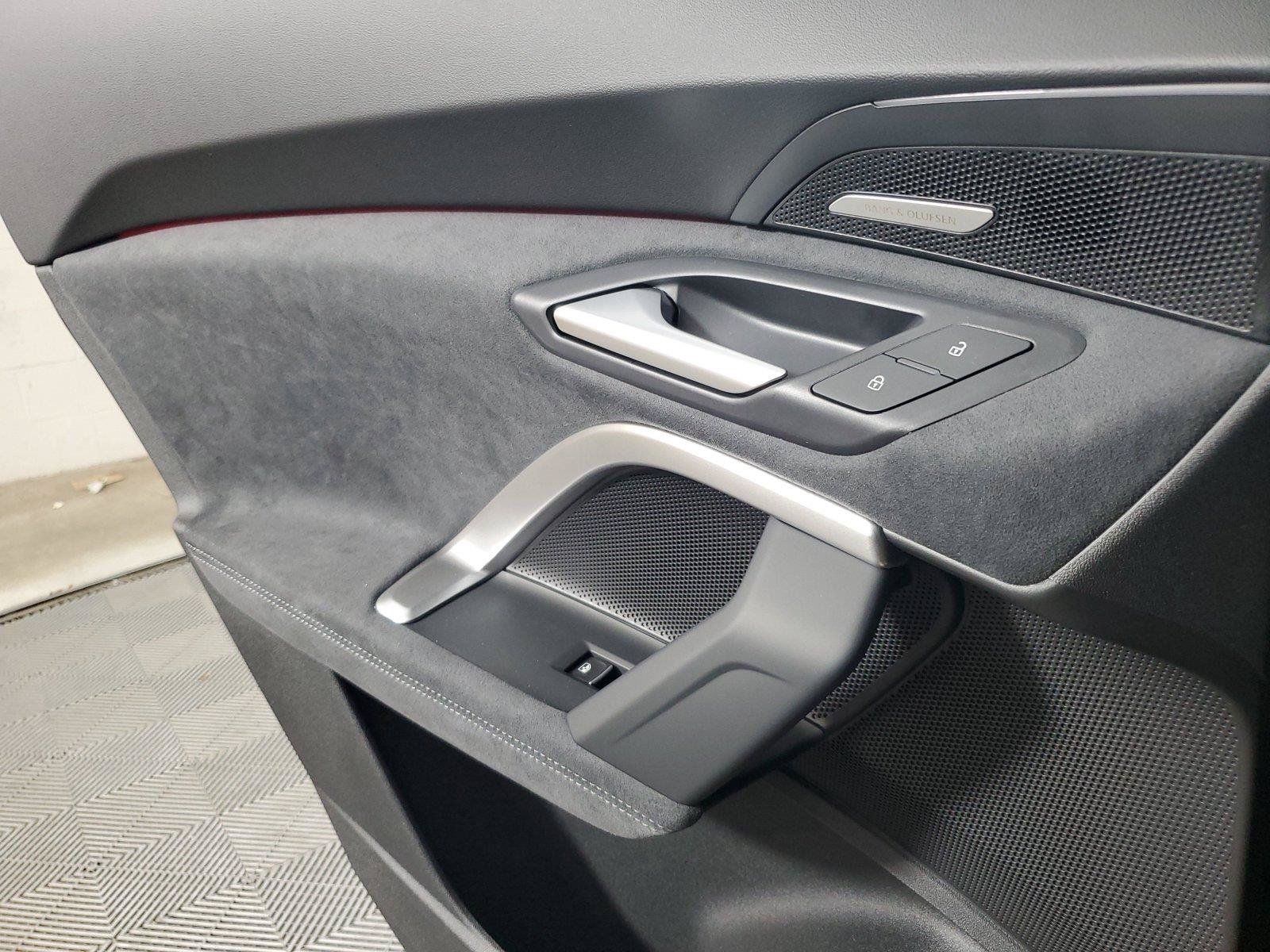 New 2026 Audi SQ5 Premium Plus AWD/4WD image 18