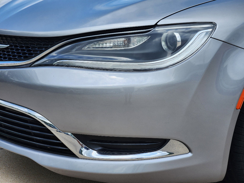 Used 2016 Chrysler 200 Limited image 15