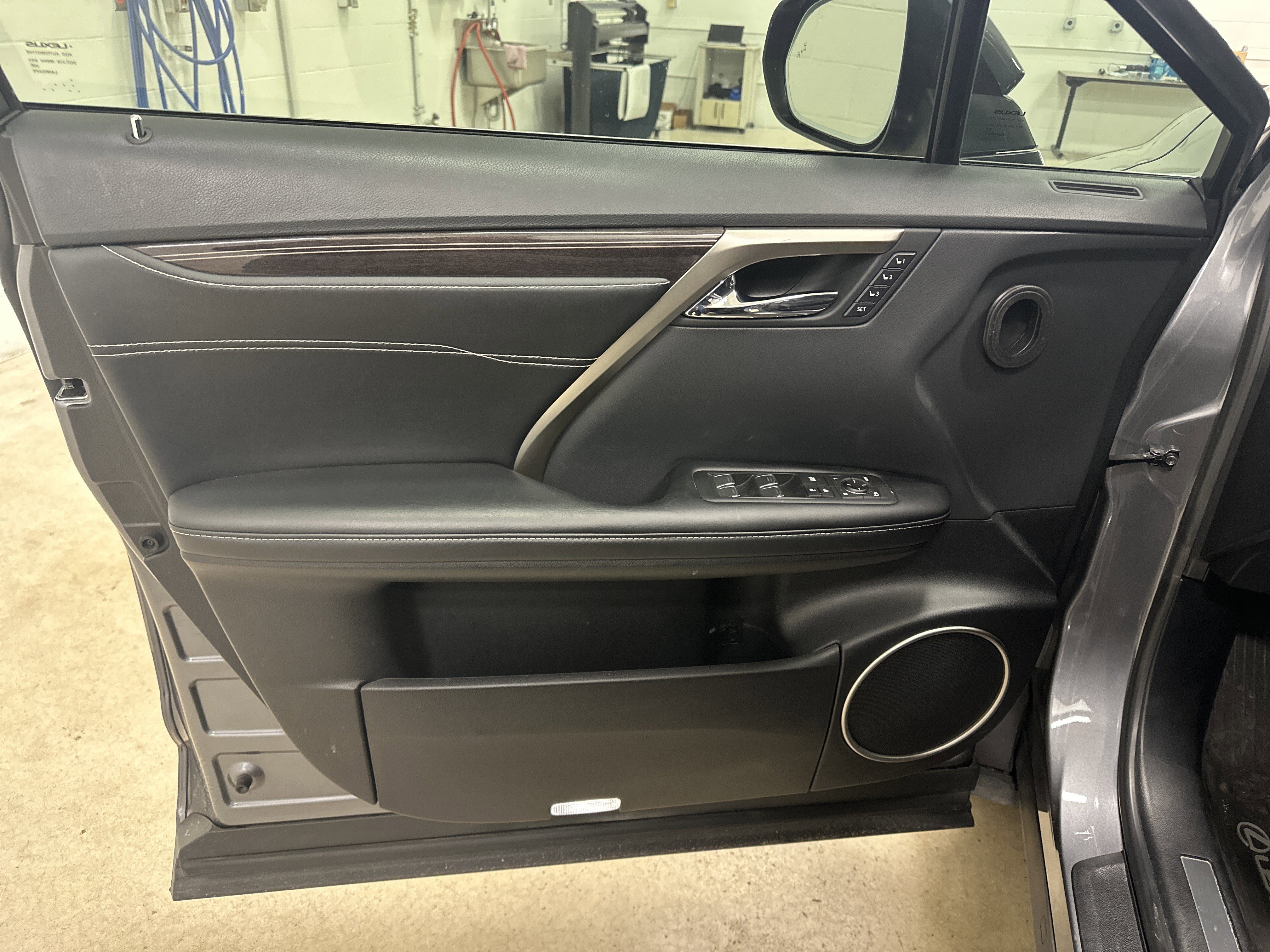 Certified 2022 Lexus RX 450h AWD w/ Luxury Package image 14