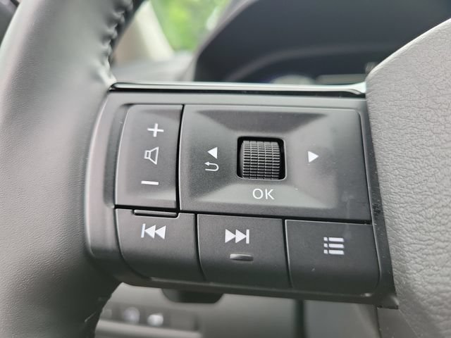 Used 2025 Nissan Rogue Platinum FWD image 24