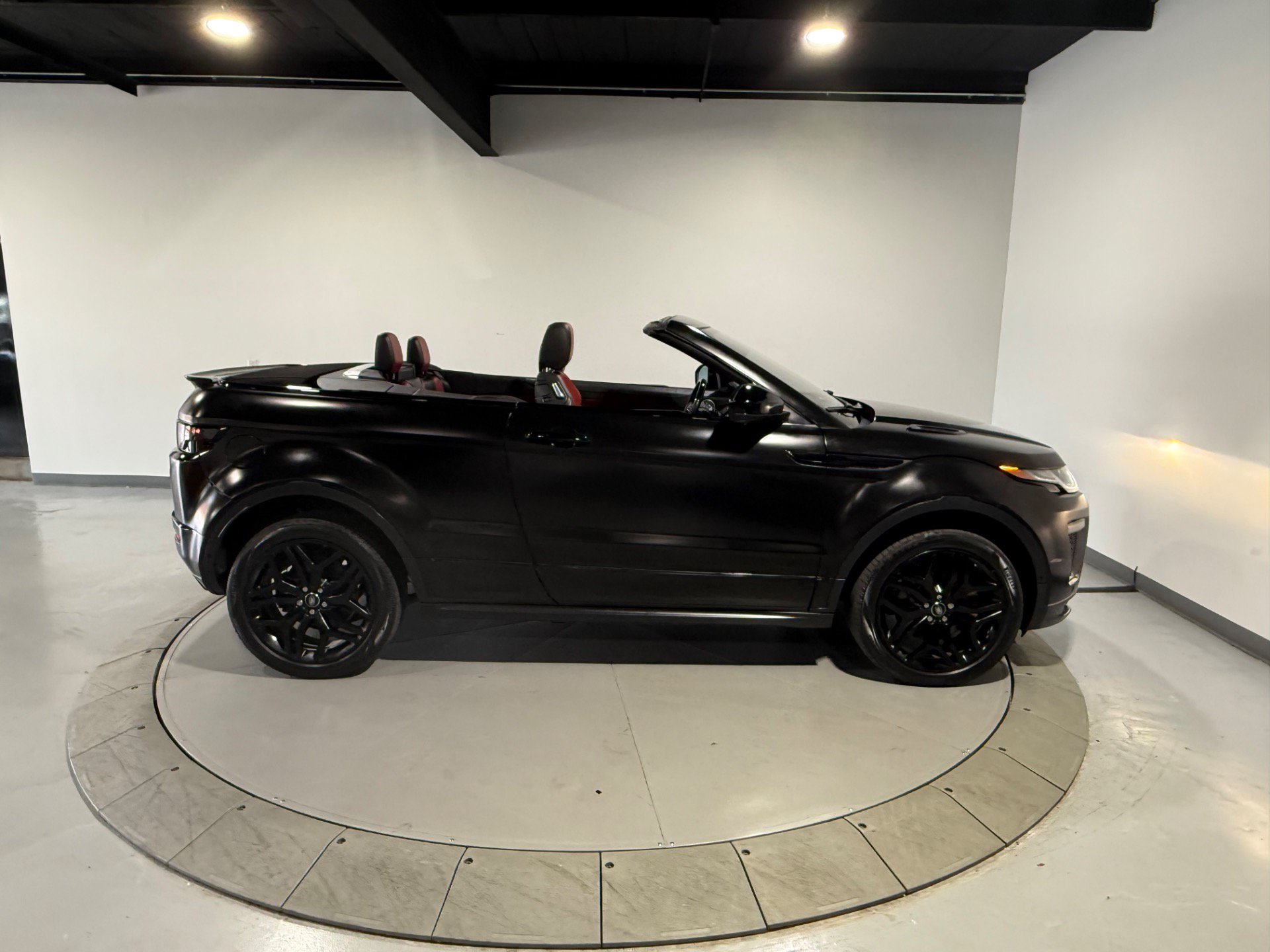 Used 2018 Land Rover Range Rover Evoque HSE Dynamic AWD/4WD image 11