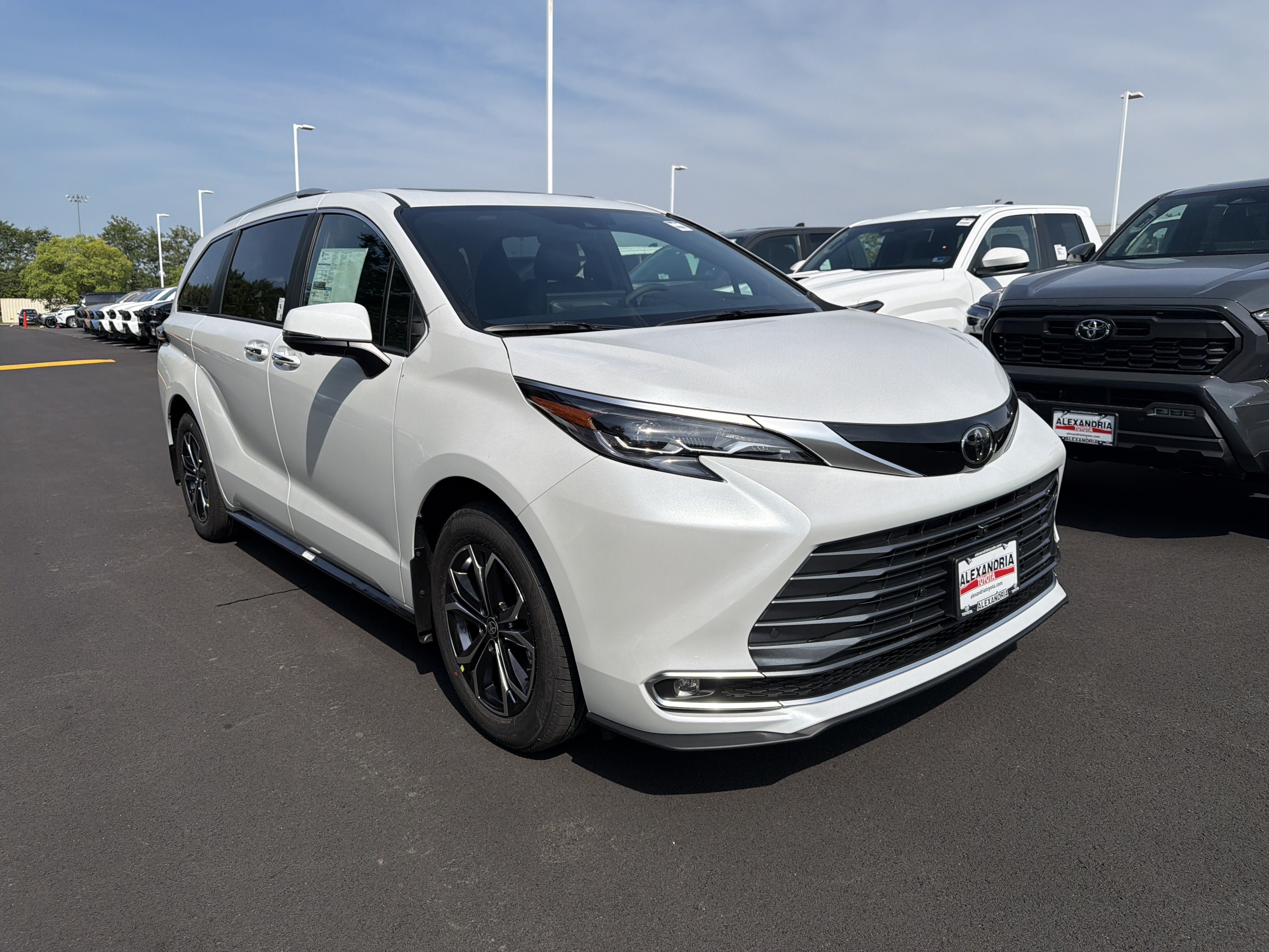 New 2026 Toyota Sienna Platinum AWD/4WD image 3