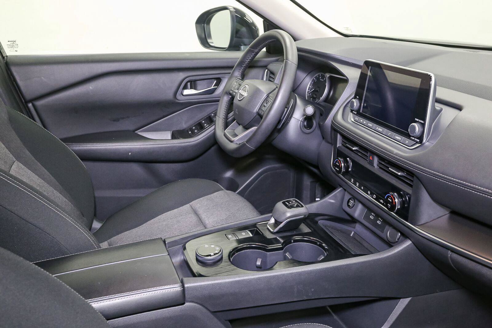 Used 2026 Nissan Rogue SV AWD/4WD image 18