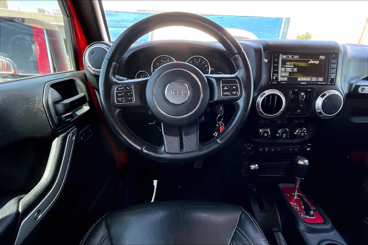 Used 2017 Jeep Wrangler Unlimited Sahara w/ Connectivity Group AWD/4WD image 6