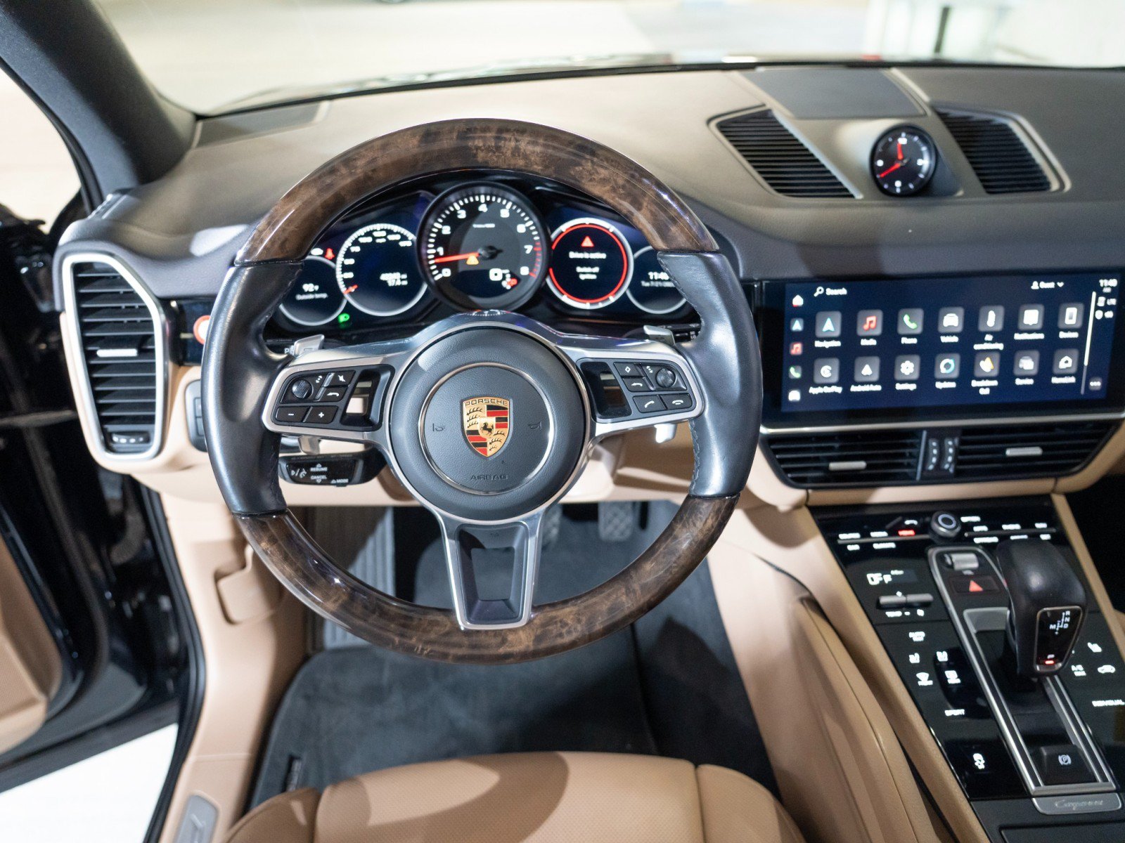 Certified 2023 Porsche Cayenne Platinum Edition AWD/4WD image 27