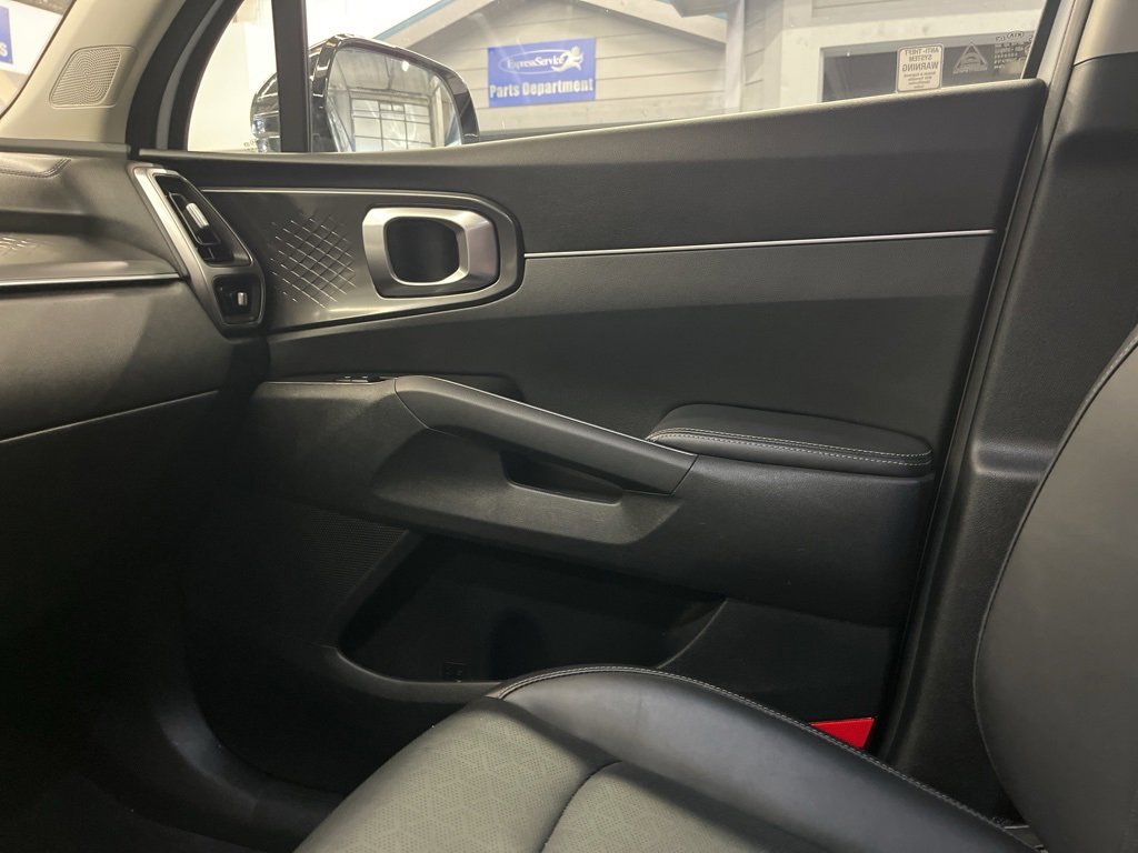 Used 2021 Kia Sorento S w/ Panoramic Sunroof Package image 14