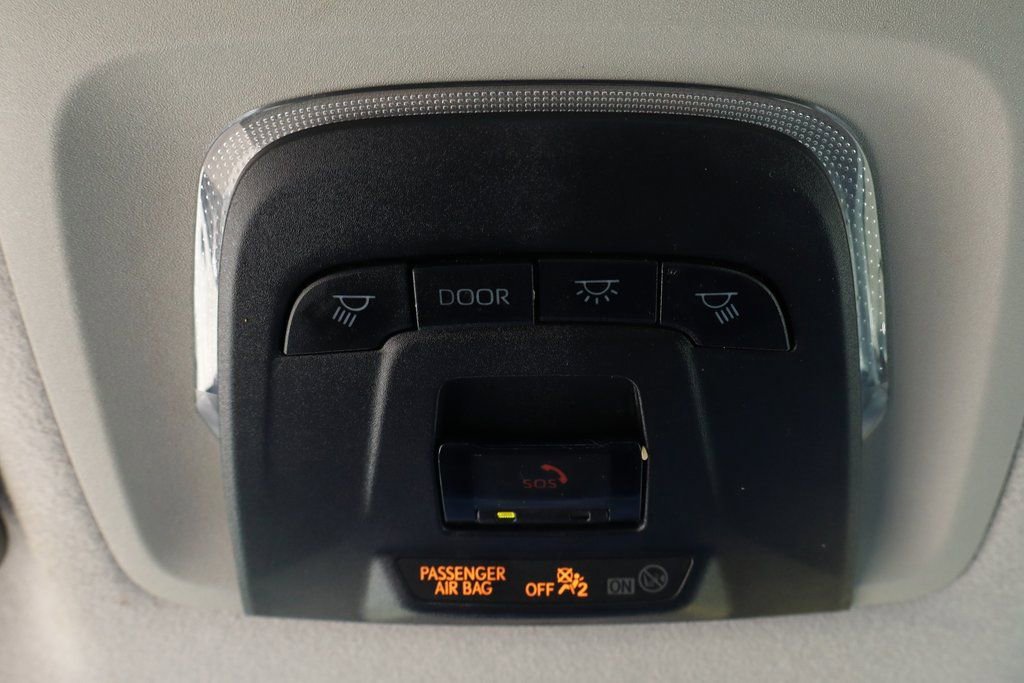 Used 2022 Toyota Corolla Cross L image 24