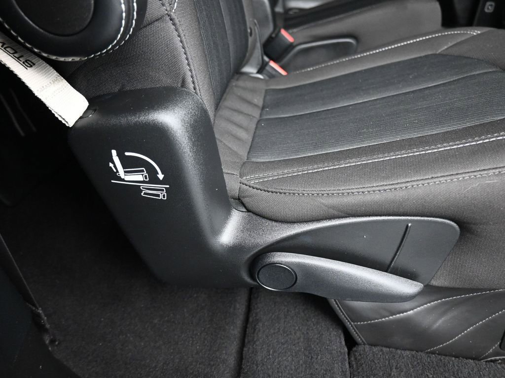 Used 2024 Chrysler Pacifica Touring image 48