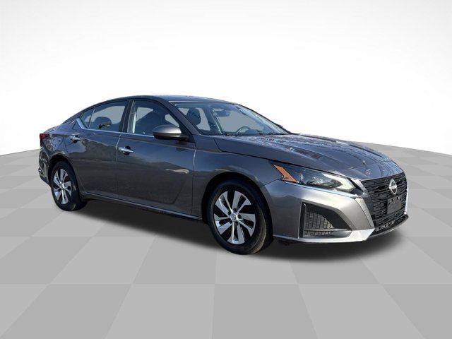 Used 2023 Nissan Altima 2.5 S FWD image 3