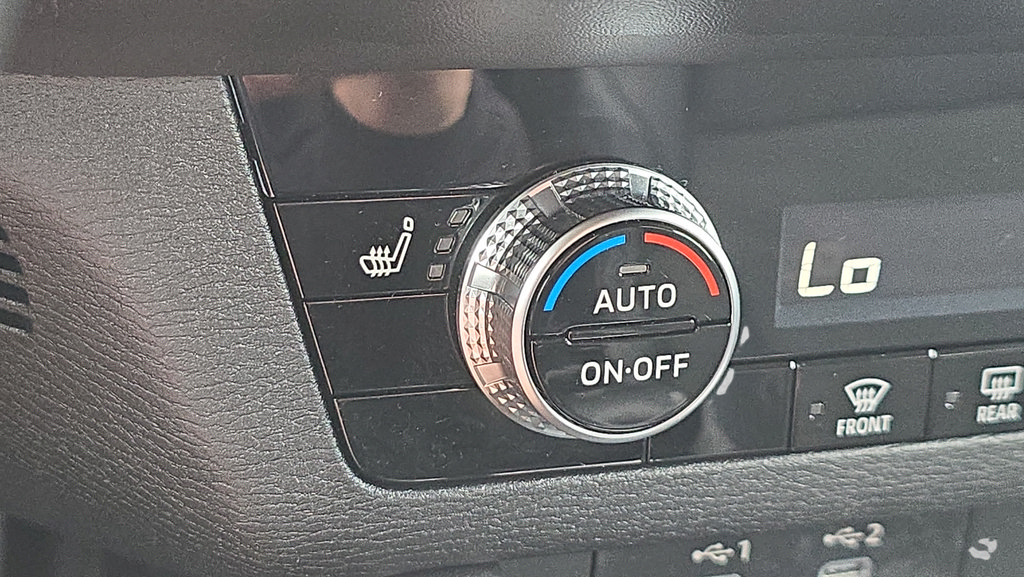 Used 2025 Mitsubishi Outlander SE FWD image 33