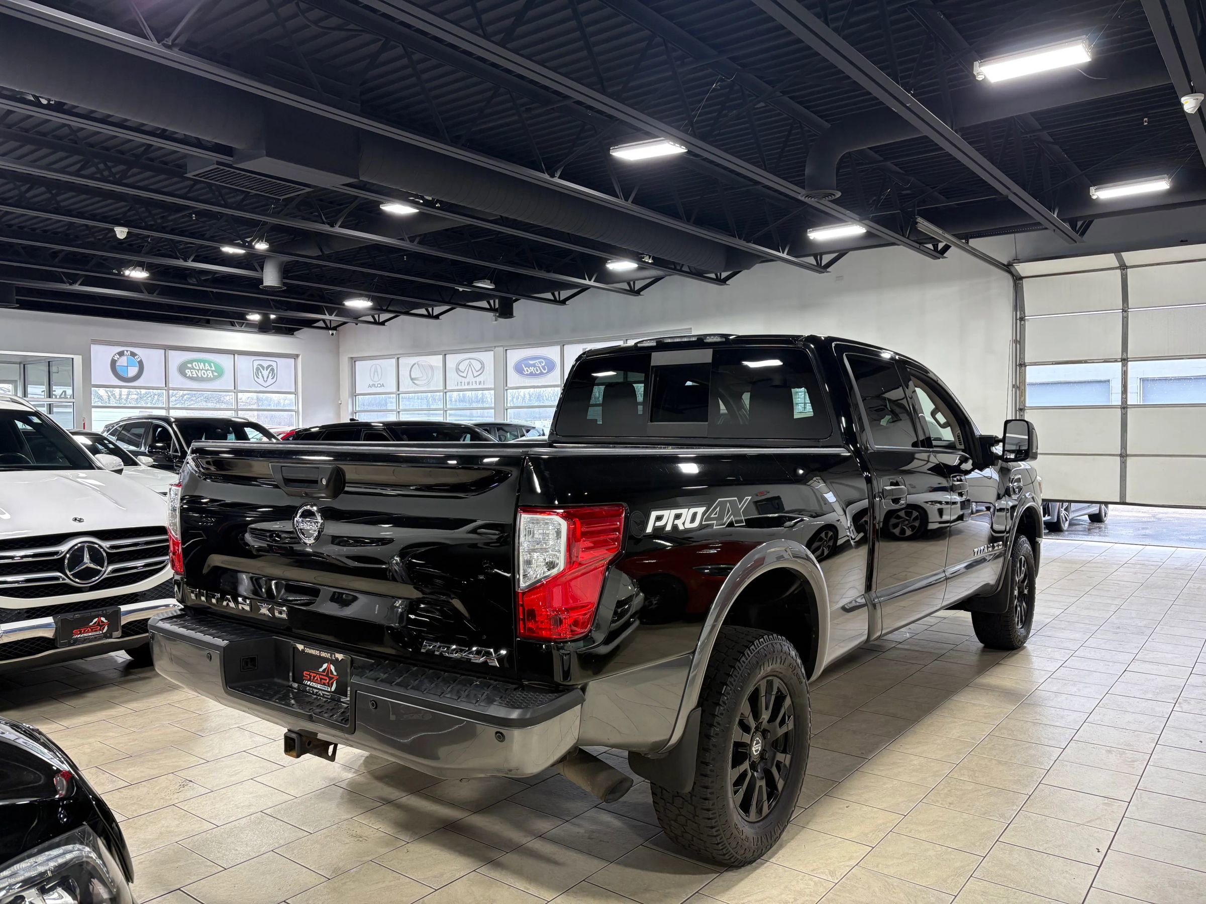 Used 2017 Nissan Titan PRO-4X image 12
