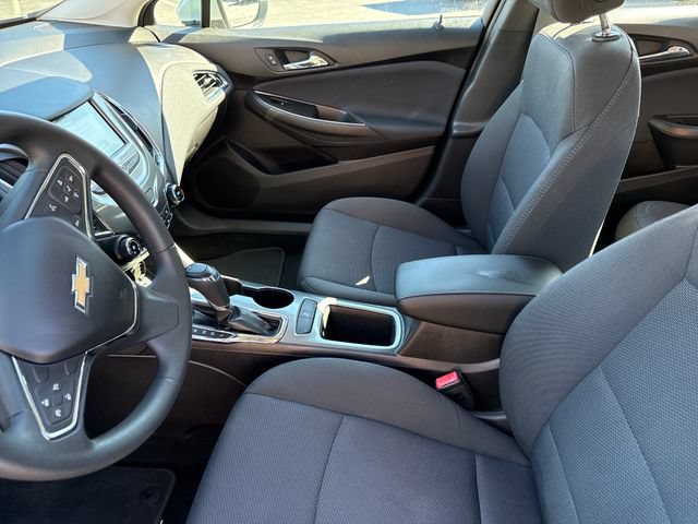 Used 2017 Chevrolet Cruze LT w/ Convenience Package FWD image 11